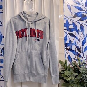 New England Patriots Antigua Silver Victory Full-Zip Embroidered Hoodie Size M